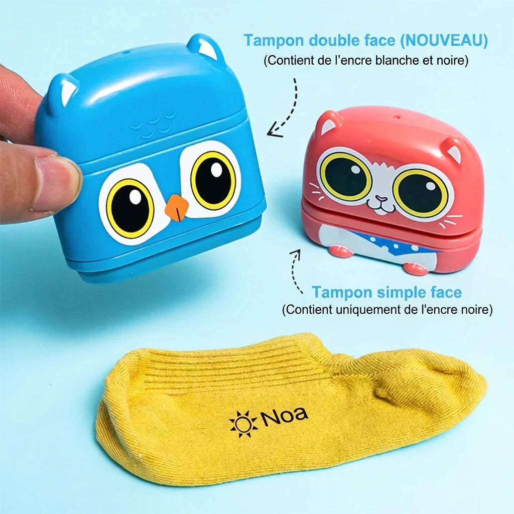 Tampon double face et tampon simple face, prénom tamponné sur une chaussette